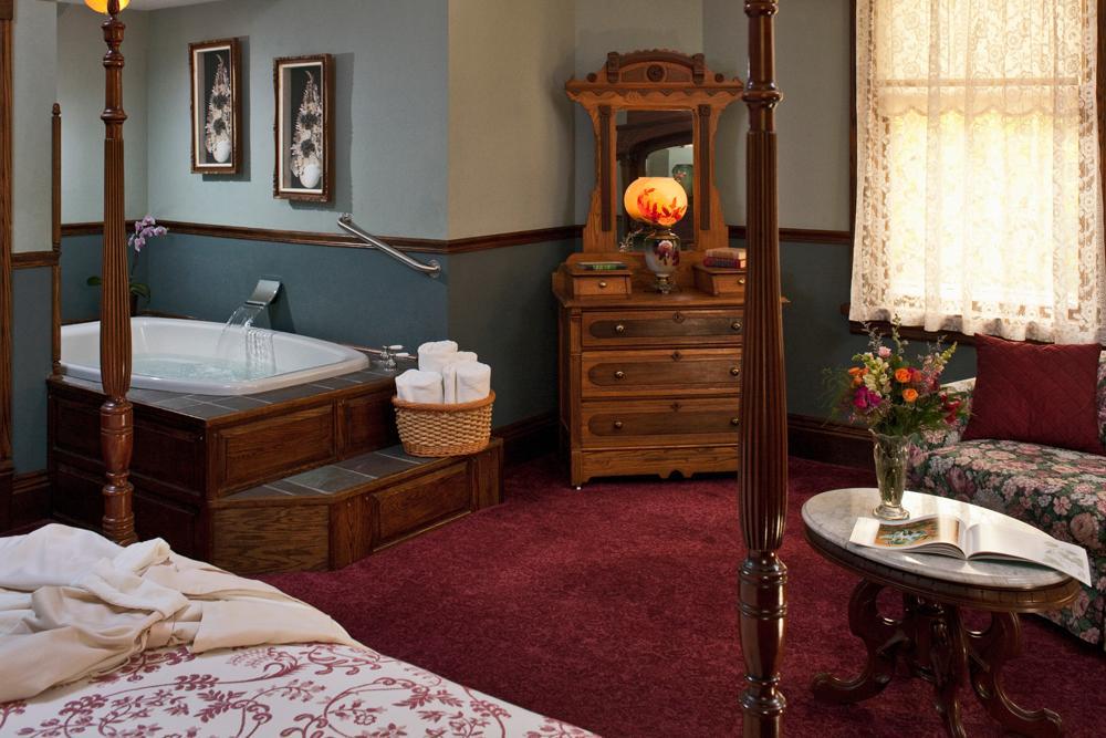 Old Rittenhouse Inn เบย์ฟิลด์ ภายนอก รูปภาพ