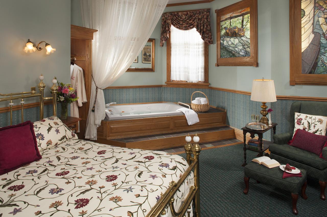 Old Rittenhouse Inn เบย์ฟิลด์ ภายนอก รูปภาพ